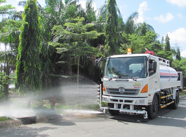 Ch&uacute;ng t&ocirc;i cam kết cung cấp xe bồn chở nước tưới c&acirc;y chất lượng cao