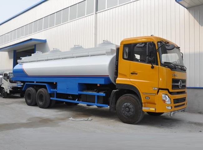 Cho thu&ecirc; xe bồn chở nước ch&uacute; &yacute; đơn vị k&eacute;m uy t&iacute;n lừa đảo
