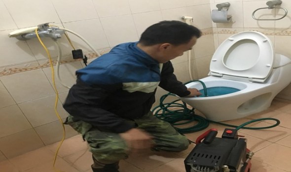 Những cách thông tắc bồn cầu hiệu quả lập tức