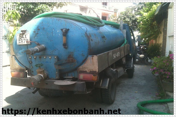 hầm cầu bị nghẹt cần phải xử l&yacute; thế n&agrave;o