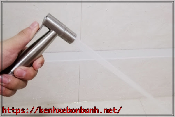 vòi xịt vệ sinh rỉ nước